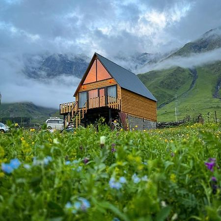 mood villa Kazbegi Exteriör bild