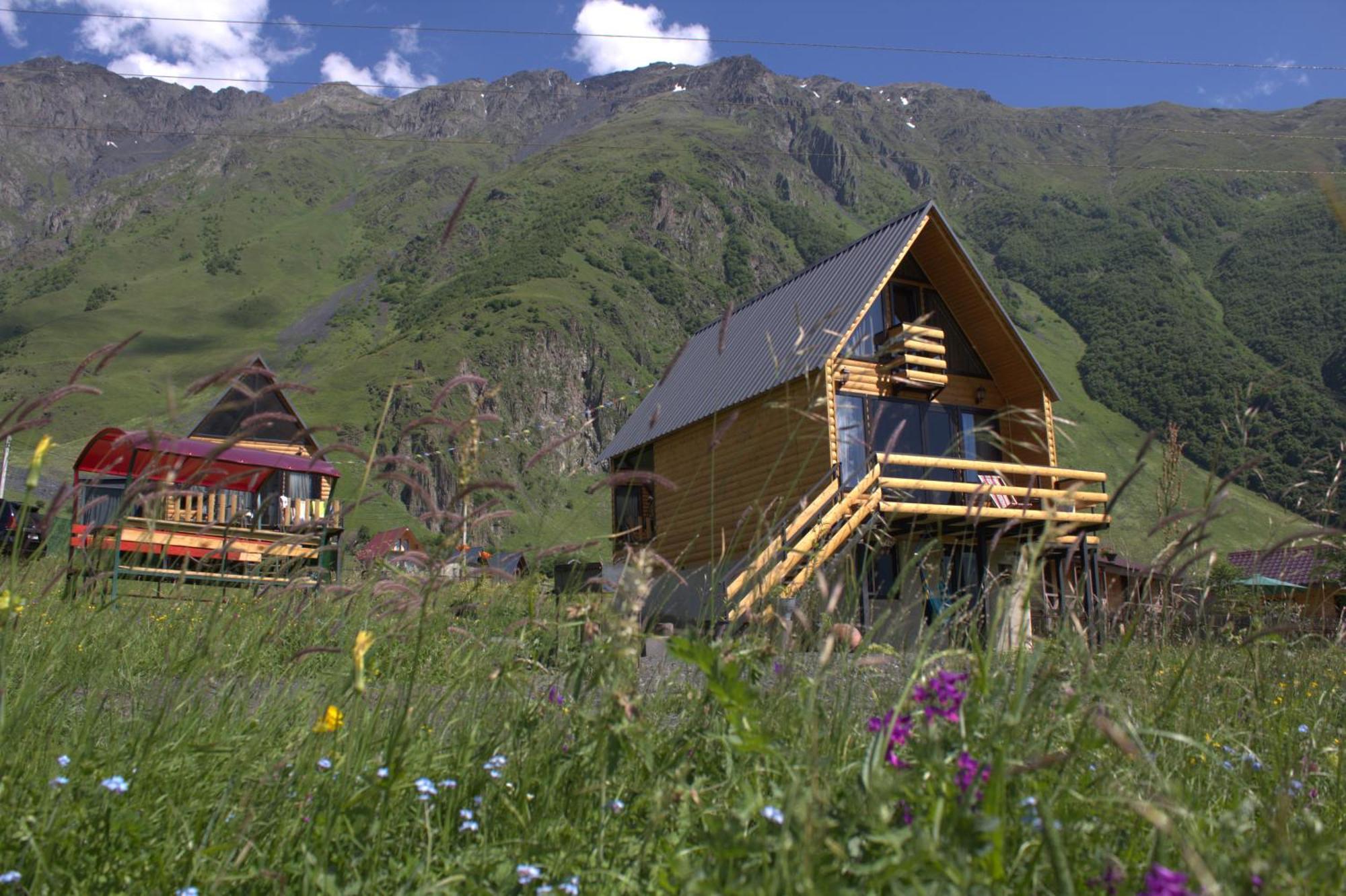 mood villa Kazbegi Exteriör bild